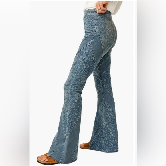 Free People Patchwork  Mermaid Mid-Rise Flare Jeans Coastal Cowgirl Sz 31 - Picture 1 of 16